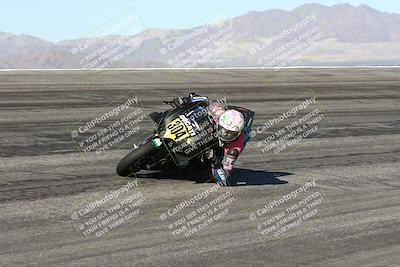 media/Jan-16-2026-CVMA Friday Practice (Fri) [[6f2bf47531]]/5-Racer 4-Trackday1/Session 2 (Bowl)/